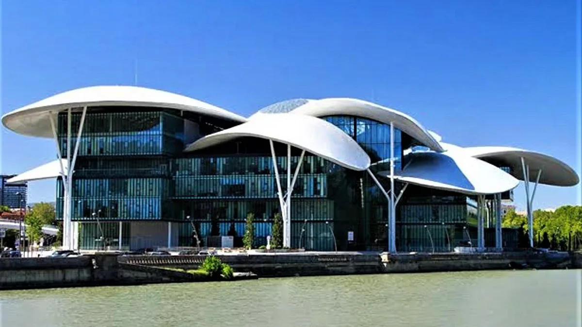 اتاق عقد Public Service Hall و تالار Wedding House برای ثبت ازدواج در گرجستان